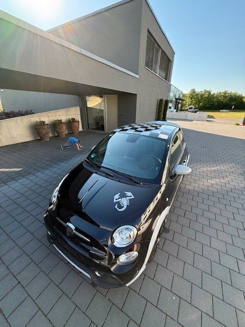 Schwarz Gebraucht 2021 Abarth 695 Kleinwagen | 25.500 € (Guter Preis) - Bild 1/4