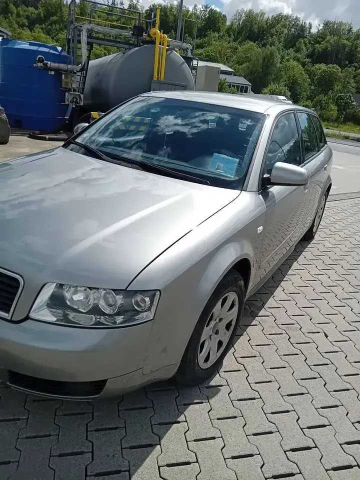 Gebraucht Audi A4 131 PS (96 kW) 2002 Grau Kombi