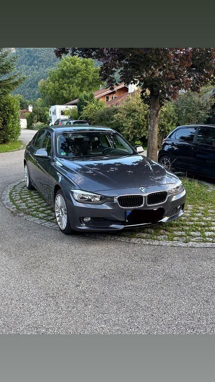 Grau Gebraucht 2013 BMW 316 Limousine | 14.600 € (Teuer) - Bild 1/4