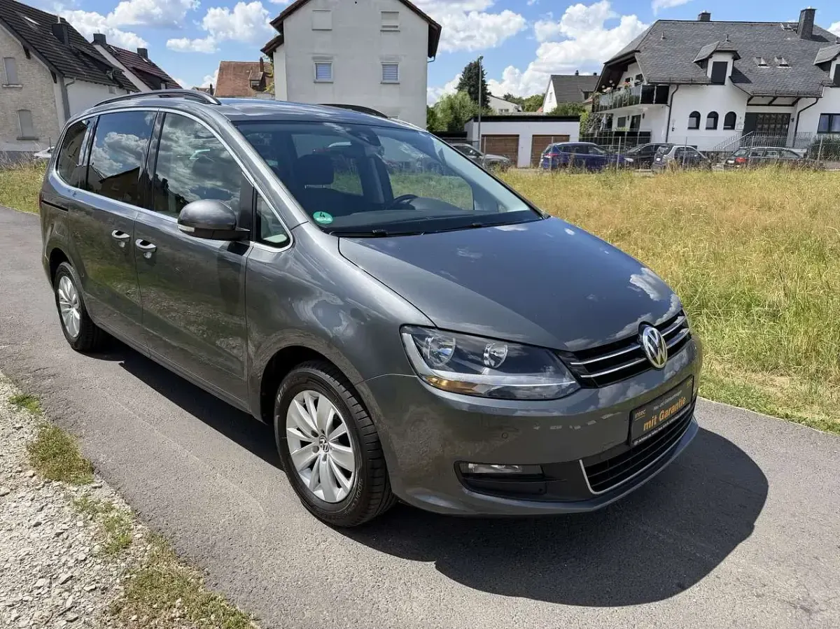 Gebraucht VW Sharan 150 PS (110 kW) 2018 Indiumgrau metallic Van / Kleinbus