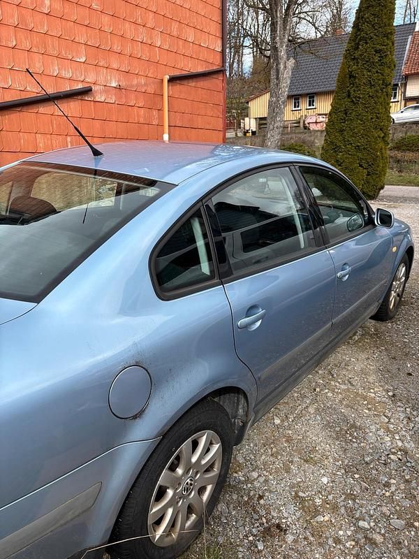 Gebraucht VW Passat 101 PS (74 kW) 1999 Blau Limousine