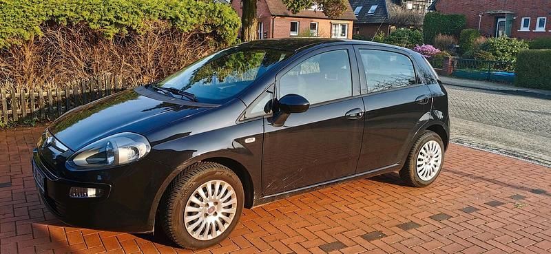 Gebraucht Fiat Punto 77 PS (56 kW) 2011 Schwarz Kleinwagen