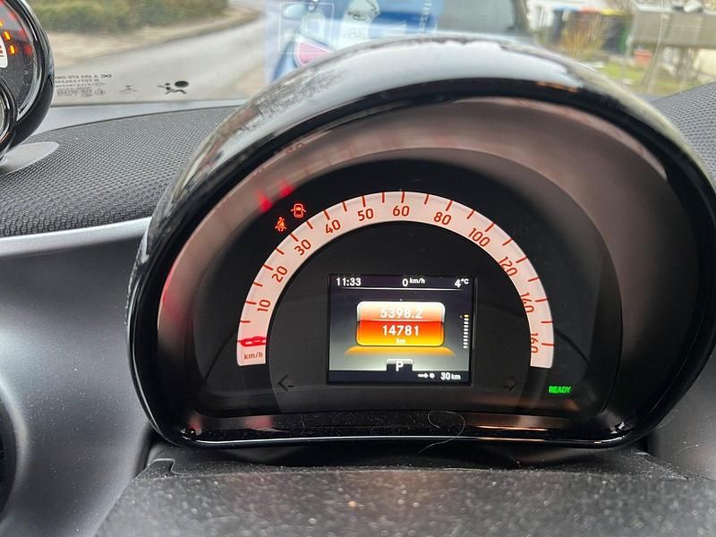 Gebraucht Smart ForFour Electric Drive 60 kW (82 PS) 2022 Schwarz Kleinwagen