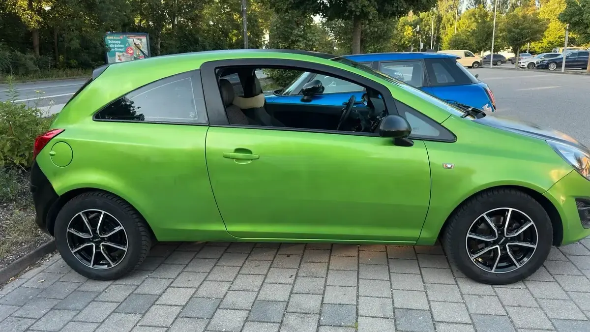 Gebraucht Opel Corsa Sport 88 PS (64 kW) 2014 Grün Kleinwagen