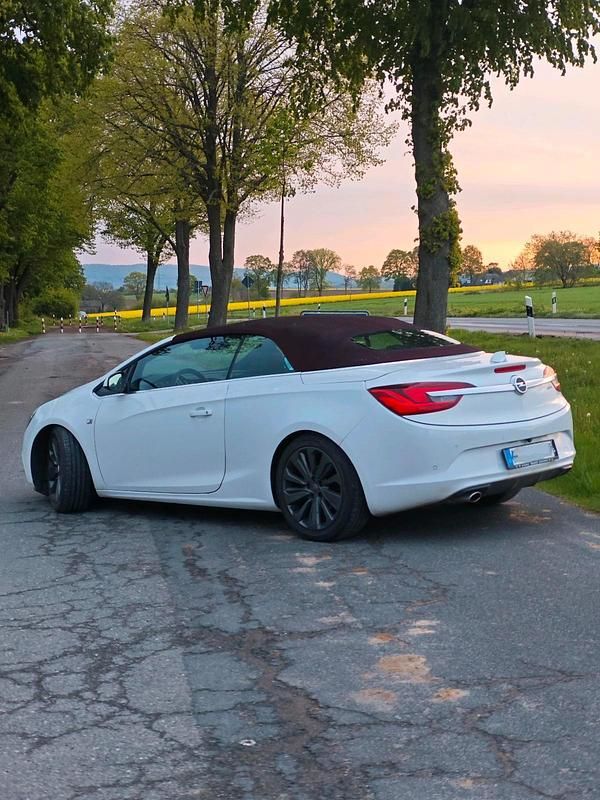 Gebraucht Opel Cascada 165 PS (121 kW) 2012 Weiß Cabrio