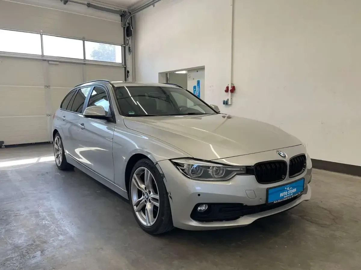 Gebraucht BMW 320 Advantage 190 PS (139 kW) 2016 Glaciersilber metallic Kombi