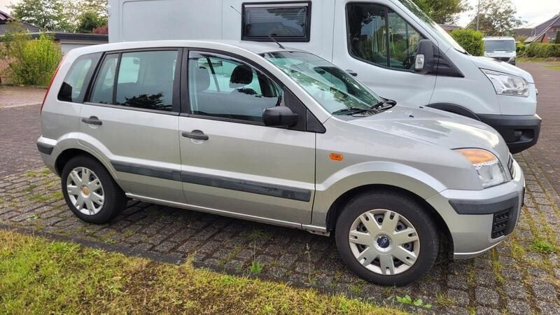 Silber Gebraucht 2006 Ford Fusion Ambiente Limousine | 2.400 € (Fairer Preis) - Bild 1/1