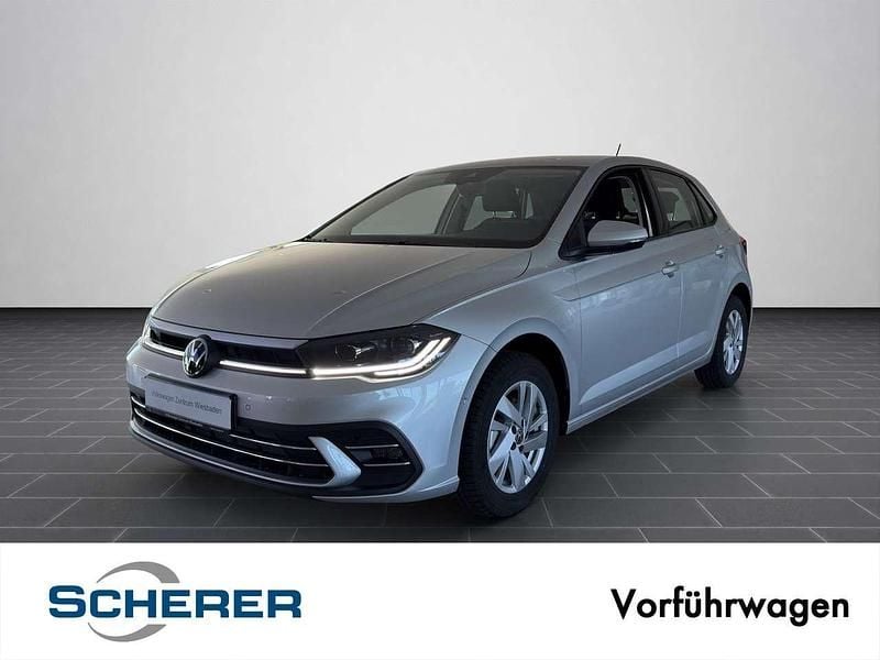 Reflexsilber metallic (metallic) Gebraucht 2025 VW Polo Style Limousine | 25.880 € (Fairer Preis) - Bild 1/4