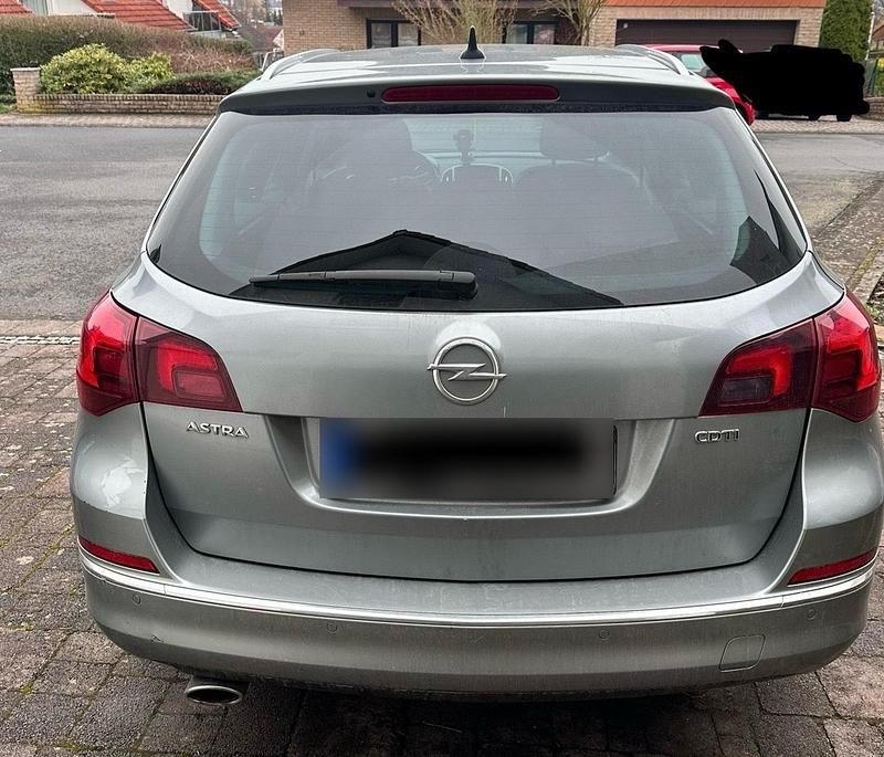 Gebraucht Opel Astra 160 PS (117 kW) 2013 Grau Kombi