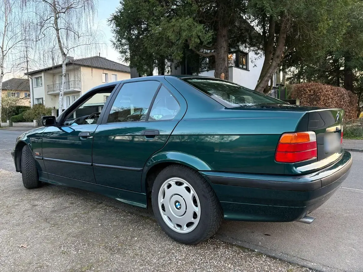 Gebraucht BMW 316 102 PS (75 kW) 1995 Grün Limousine