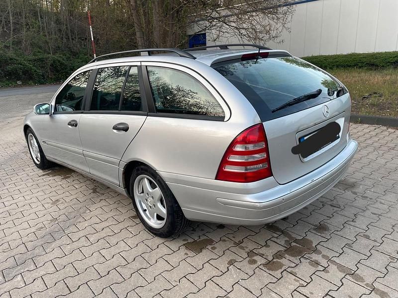 Gebraucht Mercedes C180 Classic 143 PS (105 kW) 2003 Silber Kombi