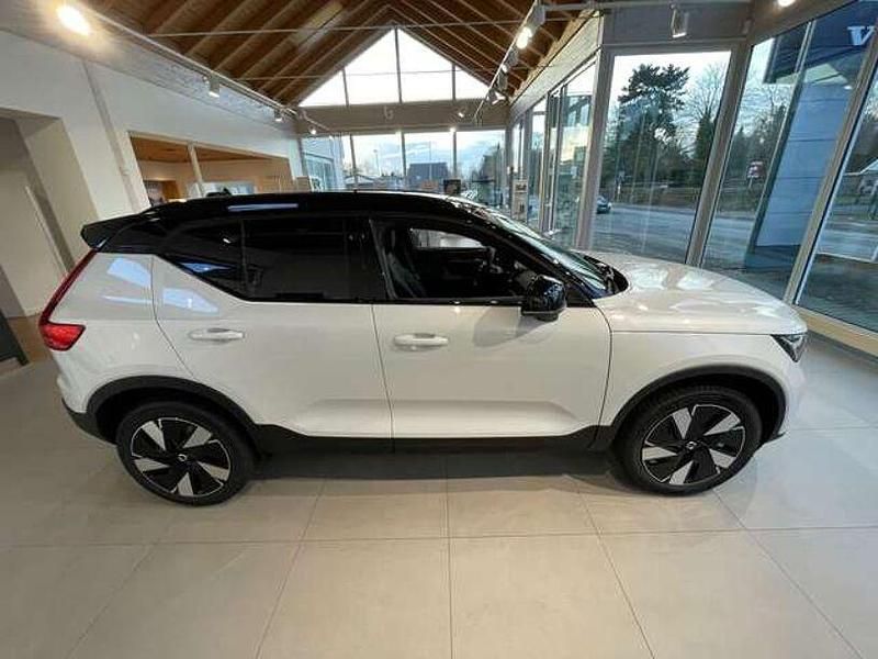 Gebraucht Volvo XC40 Plus 185 kW (252 PS) 2023 Crystal white pearl SUV