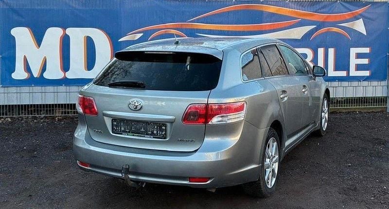 Gebraucht Toyota Avensis Executive 177 PS (130 kW) 2010 Silber Kombi