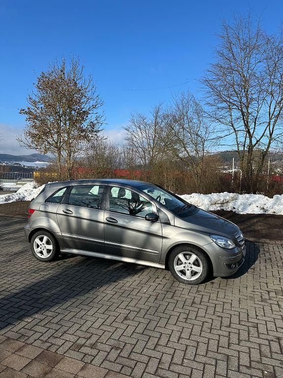 Gebraucht Mercedes B200 140 PS (102 kW) 2005 Grau Van / Kleinbus