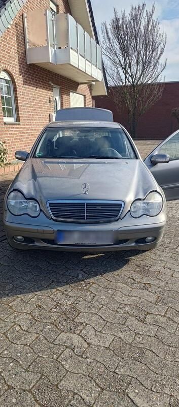 Silber Gebraucht 2003 Mercedes C180 Limousine | 2.800 € (Fairer Preis) - Bild 1/4