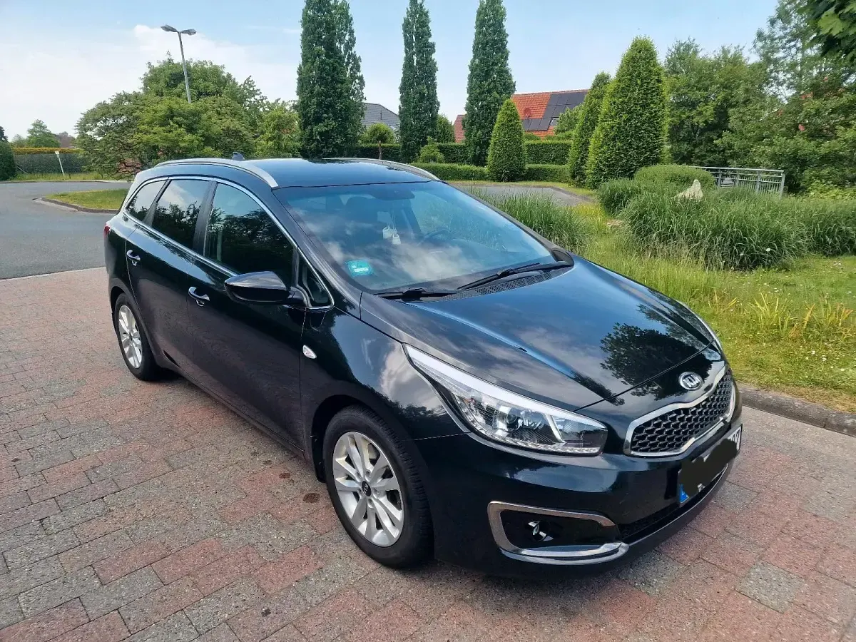 Gebraucht Kia Ceed 135 PS (99 kW) 2017 Schwarz Kleinwagen