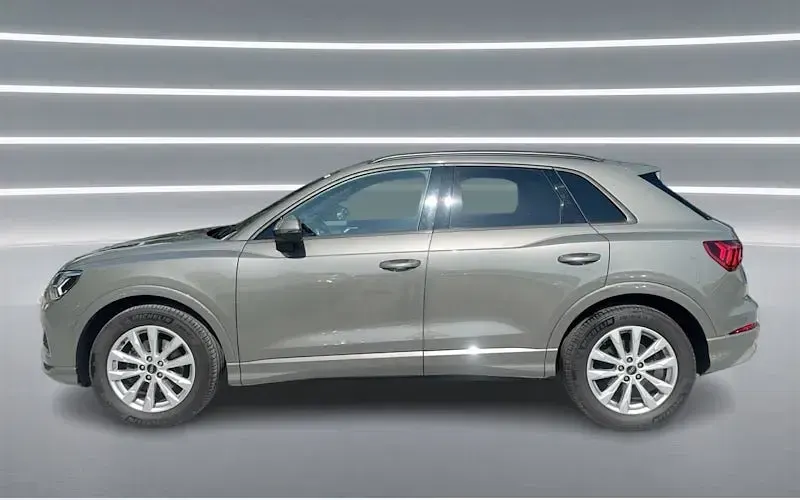 Gebraucht Audi Q3 Advanced 150 PS (110 kW) 2023 Chronosgrau metallic SUV