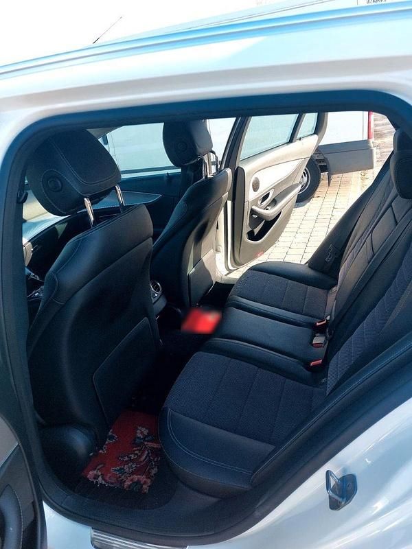 Gebraucht Mercedes E220 194 PS (142 kW) 2018 Weiß Kombi