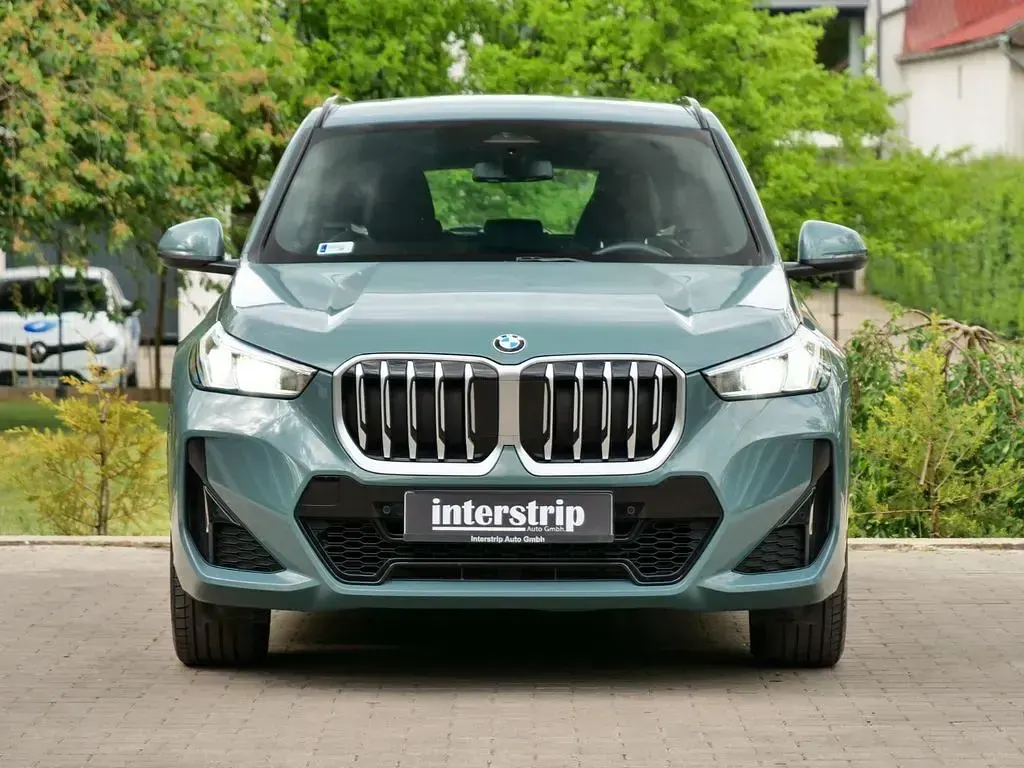 Gebraucht BMW X1 M Sport 163 PS (119 kW) 2025 Portimao blue SUV