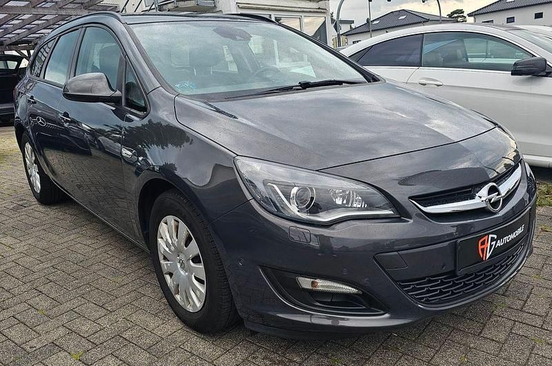 Grau Gebraucht 2015 Opel Astra Edition Kombi | 4.499 € (Teuer) - Bild 1/4