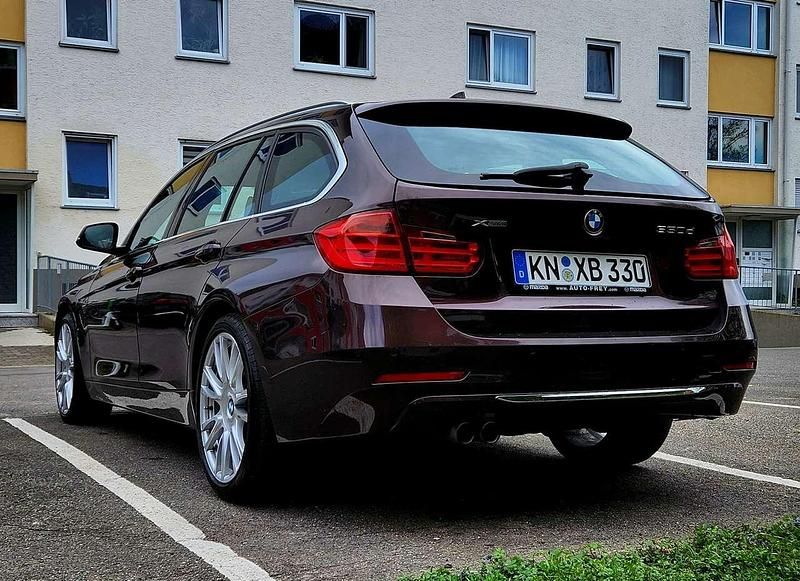 Gebraucht BMW 330 Luxury Line 258 PS (189 kW) 2015 Kombi