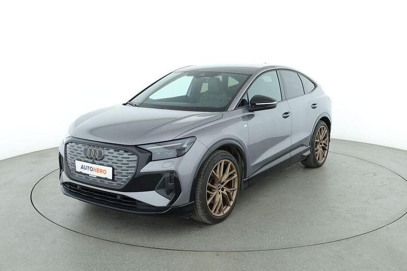 Grau Gebraucht 2022 Audi Q4 Sportback e-tron S-Line SUV | 28.350 € (Fairer Preis) - Bild 1/3