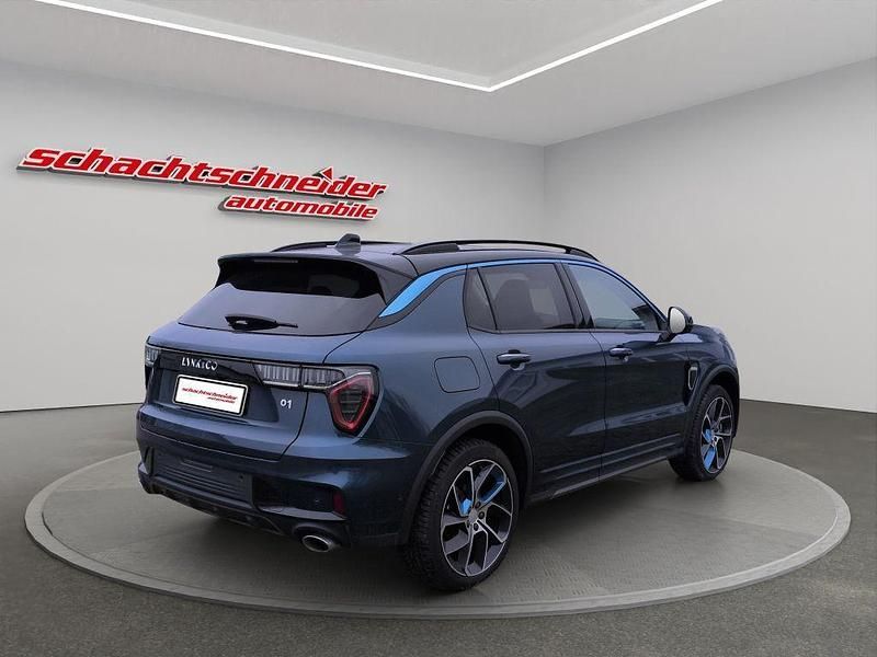 Gebraucht Lynk & Co 01 261 PS (191 kW) 2023 Blue uni, shiny black roof SUV