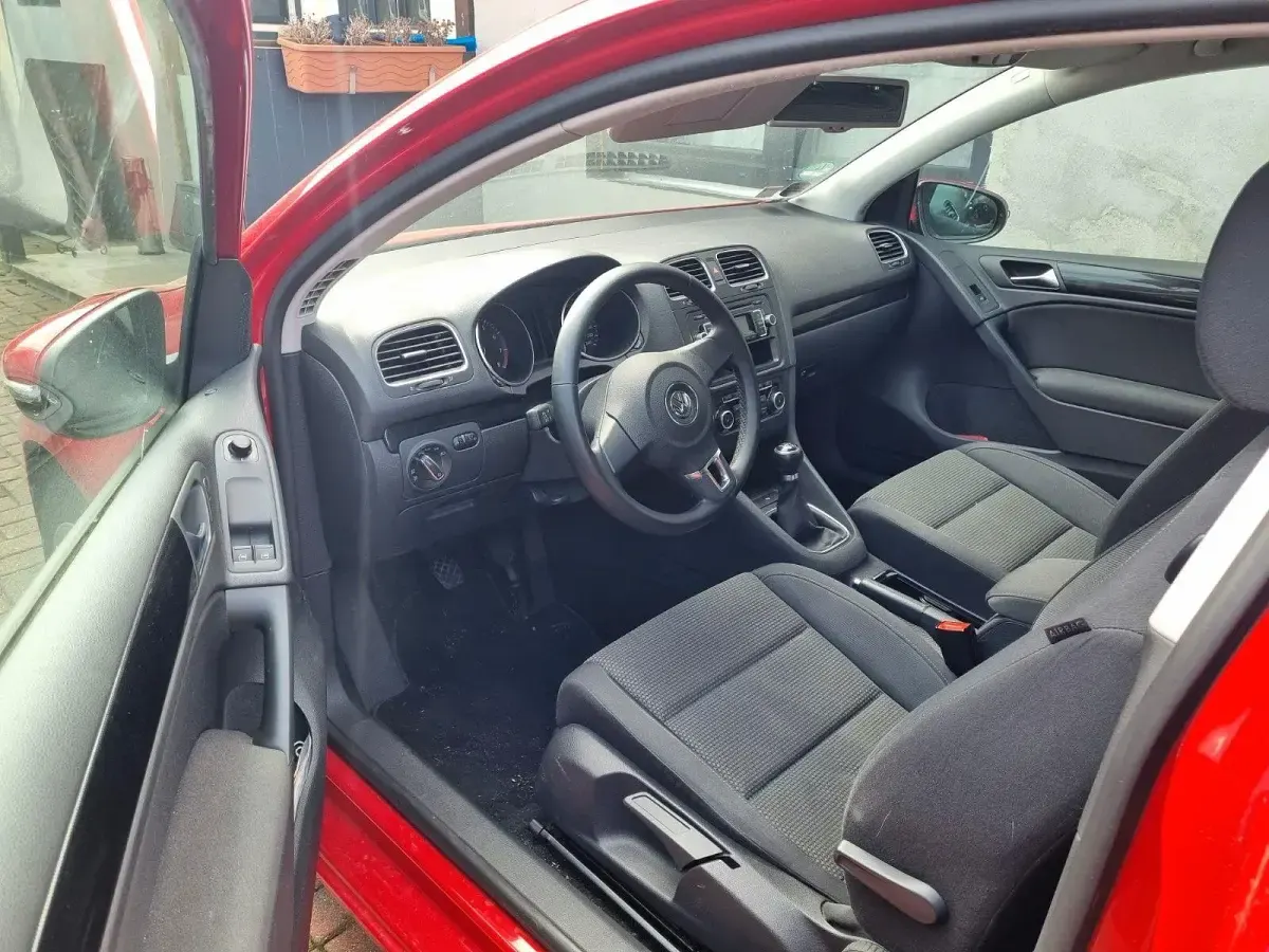 Gebraucht VW Golf VI Comfortline 122 PS (89 kW) 2009 Rot Kleinwagen