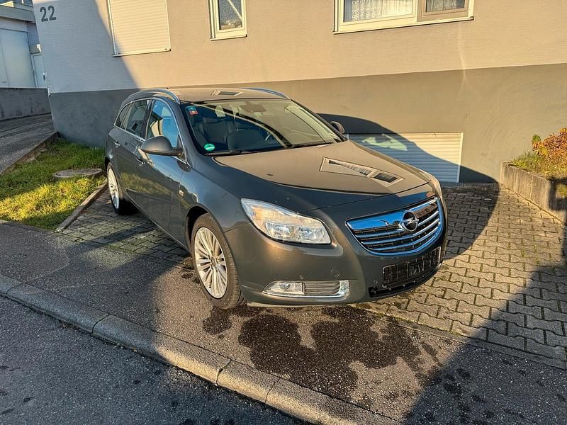 Grau Gebraucht 2012 Opel Insignia Business Kombi | 4.890 € (Superpreis) - Bild 1/4