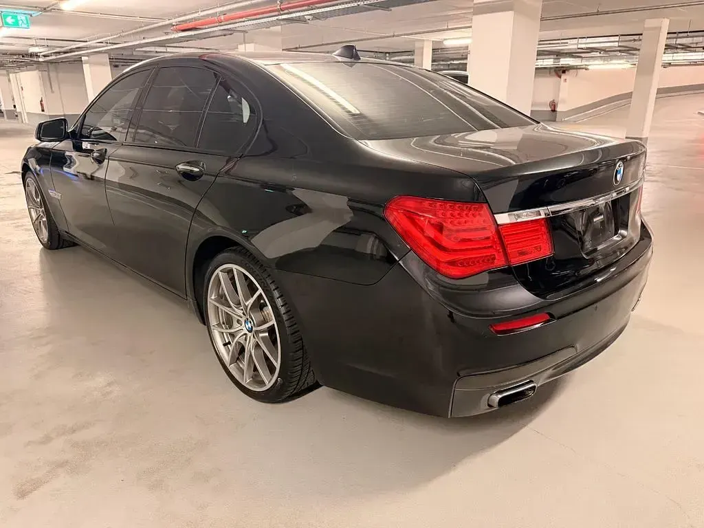 Używany BMW 750L 408 KM (300 kW) 2011 Czarny Sedan/Limuzyna