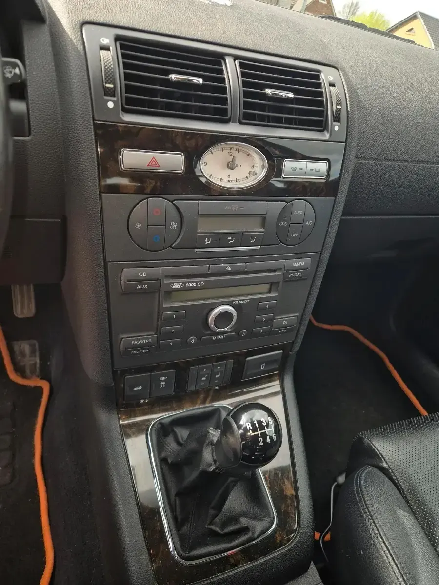 Gebraucht Ford Mondeo 170 PS (125 kW) 2003 Silber Kombi