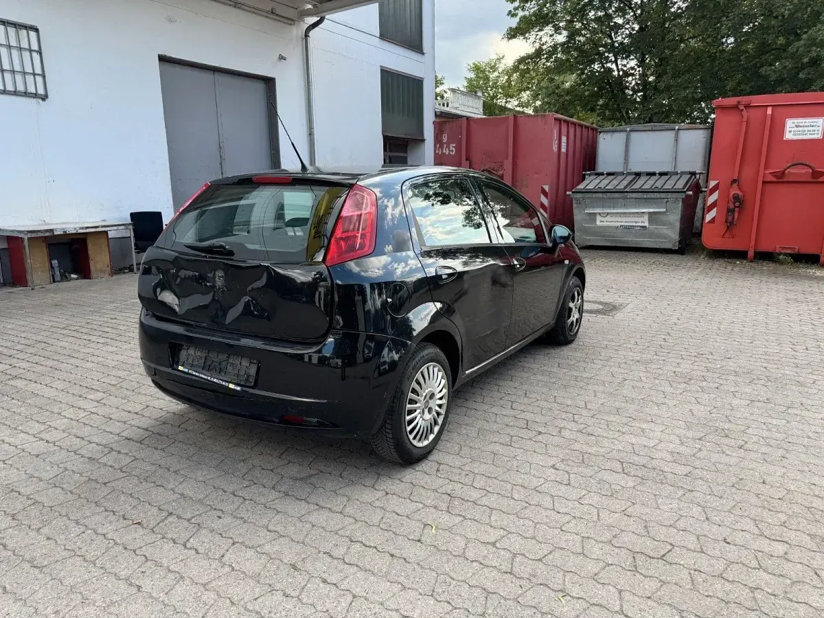 Gebraucht Fiat Grande Punto Dynamic 77 PS (56 kW) 2009 Schwarz Kleinwagen