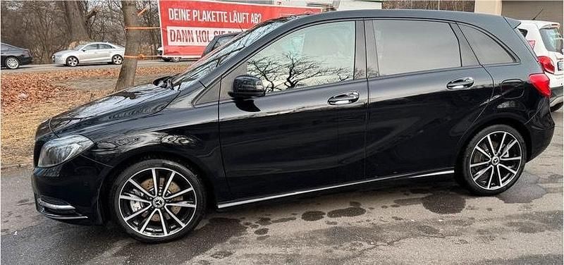 Gebraucht Mercedes B220 184 PS (135 kW) 2013 Schwarz Van / Kleinbus