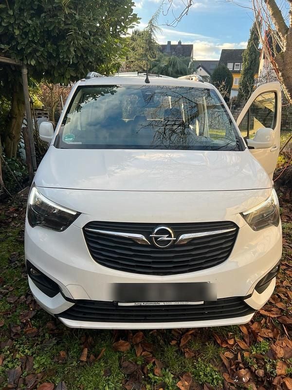 Weiß Gebraucht 2018 Opel Combo Life Van / Kleinbus | 12.000 € (Fairer Preis) - Bild 1/4