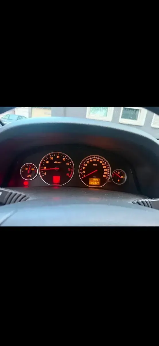 Gebraucht Opel Vectra 120 PS (88 kW) 2004 Schwarz Limousine