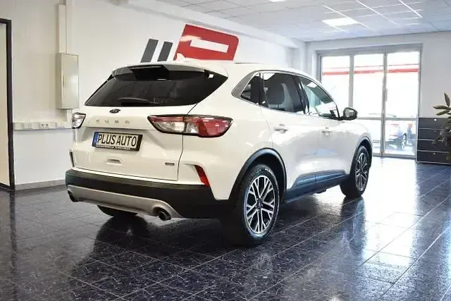 Gebraucht Ford Kuga Titanium 152 PS (111 kW) 2021 Frostweiã SUV