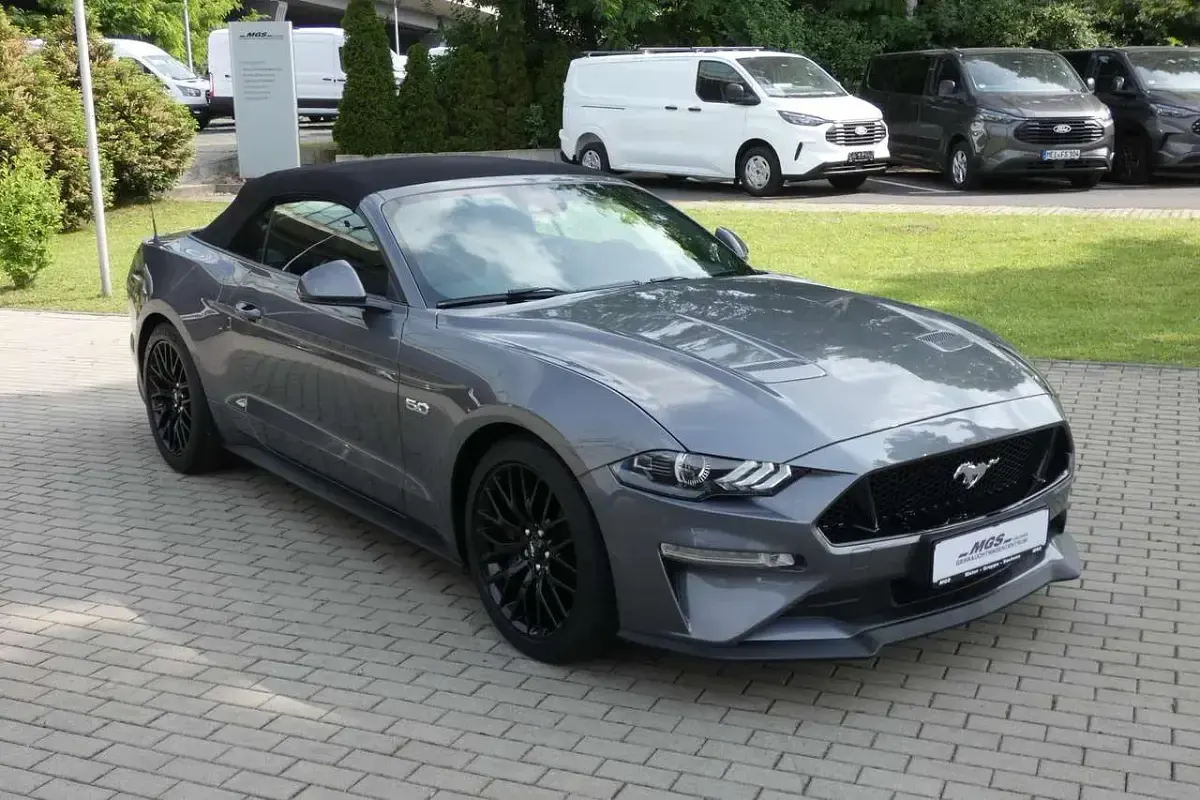 Gebraucht Ford Mustang GT Convertible 449 PS (330 kW) 2022 Carbonized gray/asher gray Cabrio