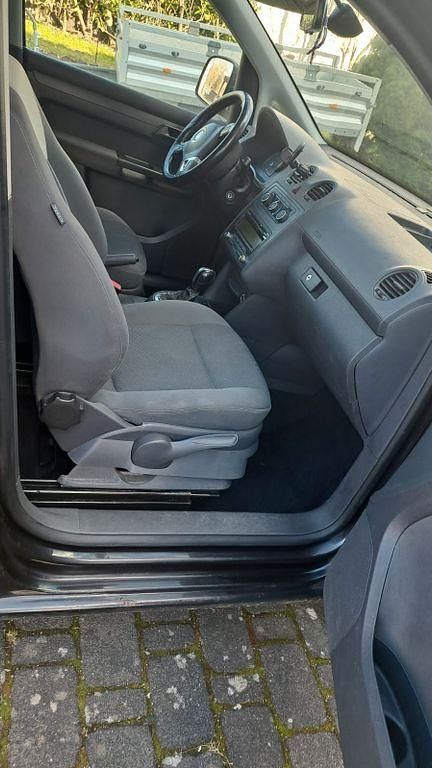 Gebraucht VW Caddy Maxi 102 PS (75 kW) 2011 Schwarz Van / Kleinbus