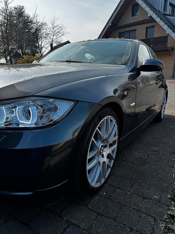 Gebraucht BMW 325 Performance 218 PS (160 kW) 2006 Grau Limousine