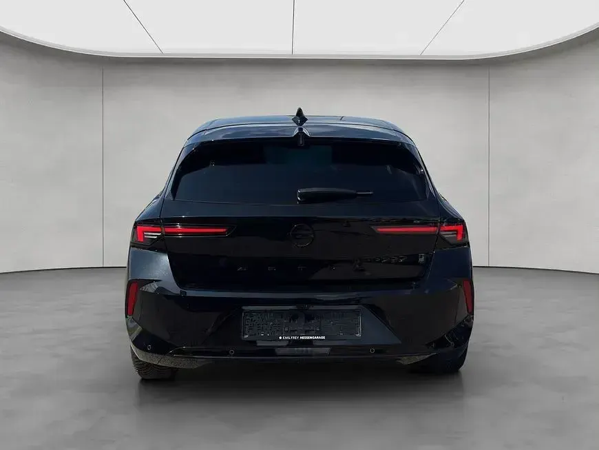 Gebraucht Opel Astra 131 PS (96 kW) 2025 Schwarz Kleinwagen
