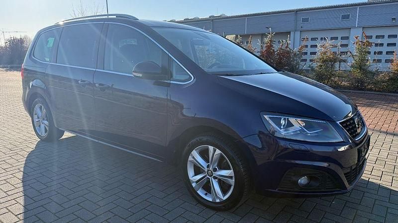 Blau Gebraucht 2020 Seat Alhambra Van / Kleinbus | 22.490 € (Fairer Preis) - Bild 1/4