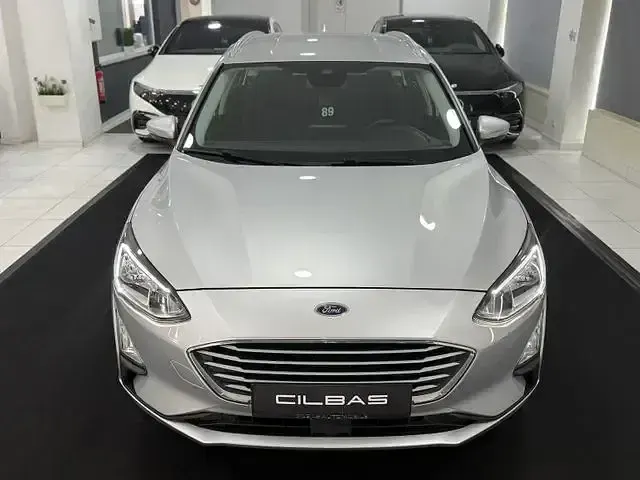 Brugt Ford Focus Cool & Connect 120 HK (88 kW) 2021 Sølv Sedan