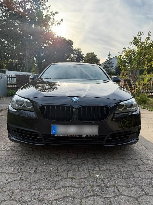 Schwarz Gebraucht 2015 BMW 518 Performance Limousine | 17.500 € (Teuer) - Bild 1/4