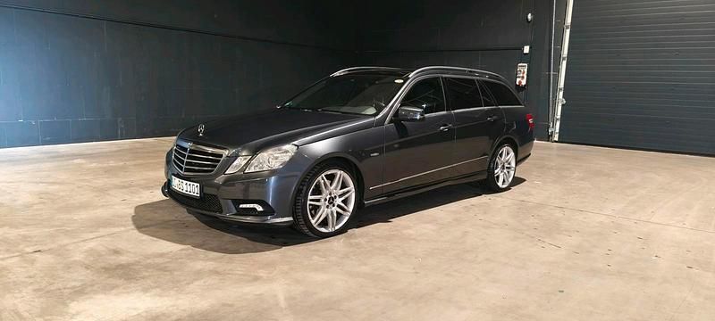 Gebraucht Mercedes E350 Avantgarde 265 PS (194 kW) 2011 Grau Kombi