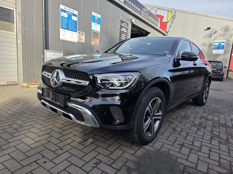 Schwarz Gebraucht 2022 Mercedes GLC300e Coupé | 38.650 € (Superpreis) - Bild 1/4