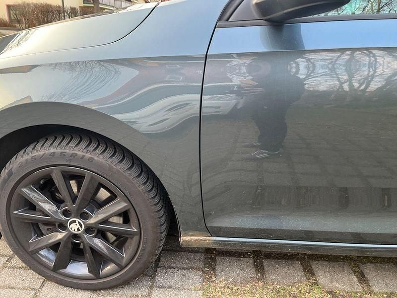 Gebraucht Skoda Rapid Ambition 116 PS (85 kW) 2015 Grau Kleinwagen