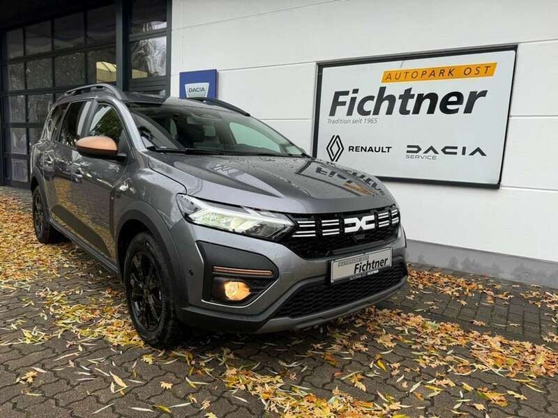 Dolomitgrau Neu 2024 Dacia Jogger Extreme Van / Kleinbus | 24.495 € (Etwas zu teuer) - Bild 1/4