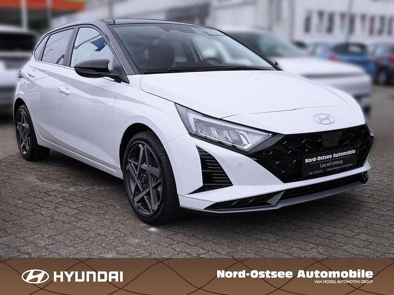 Gebraucht Hyundai i20 Prime 101 PS (74 kW) 2026 Atlas white/ phantom black Limousine
