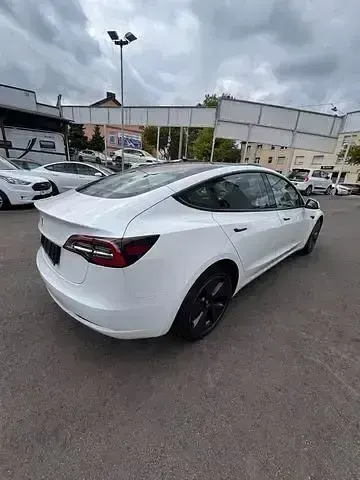 Gebraucht Tesla Model 3 RWD 208 kW (283 PS) 2023 Weiß Limousine