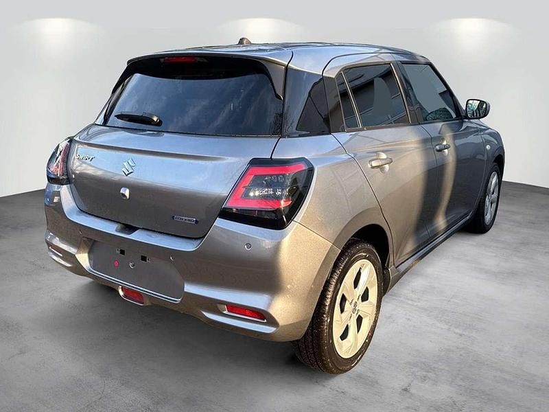 Neu Suzuki Swift Comfort 83 PS (61 kW) 2025 Silber Kleinwagen